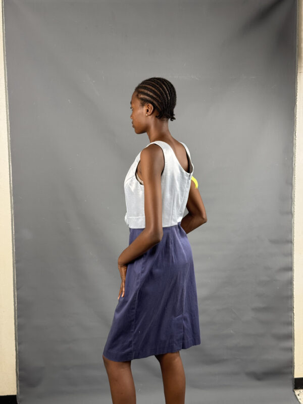 Eiegant two-tone dress - Image 3