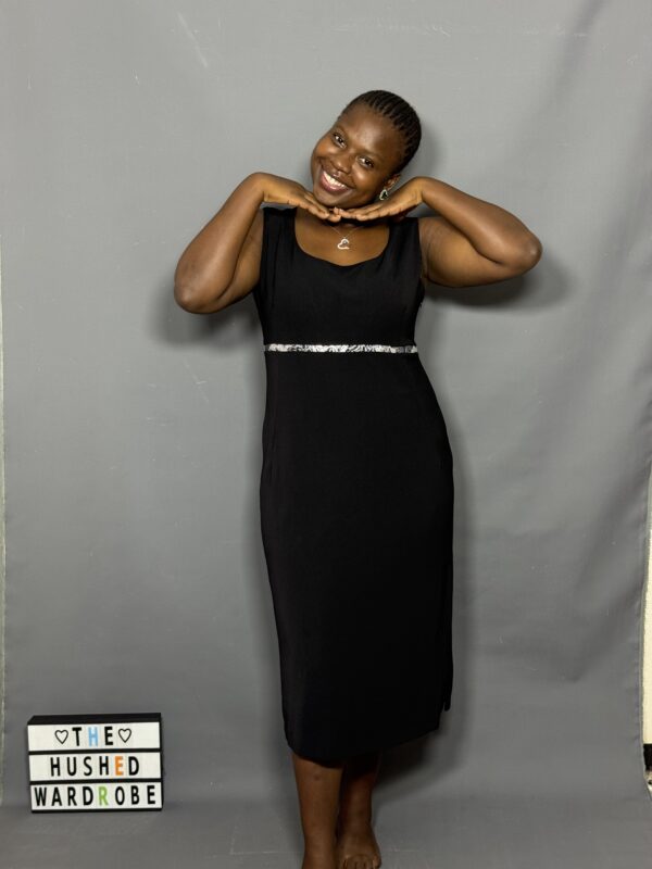 Elegant black midi dress - Image 3