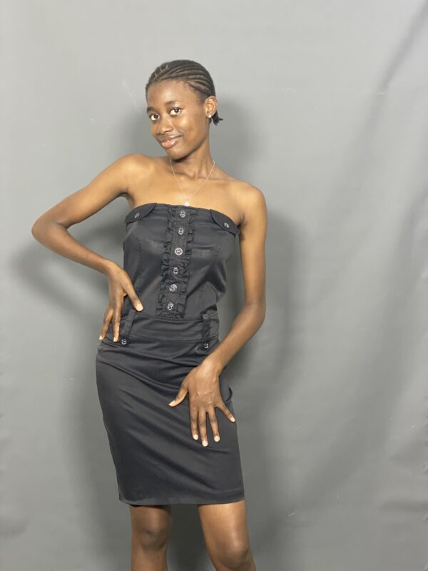 Edgy black strapless dress - Image 2
